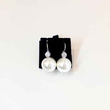 Pearl With W Diamond Earring